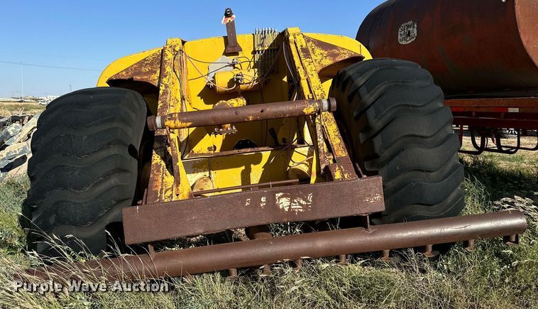 image for item DD3301 Caterpillar water wagon