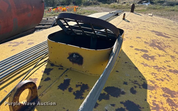 image for item DD3301 Caterpillar water wagon