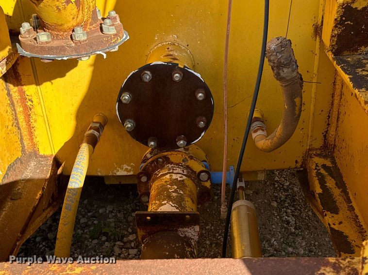 image for item DD3301 Caterpillar water wagon