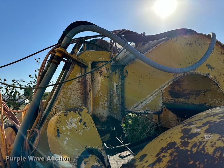 image for item DD3301 Caterpillar water wagon