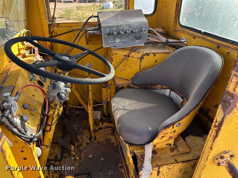 image for item DD3301 Caterpillar water wagon