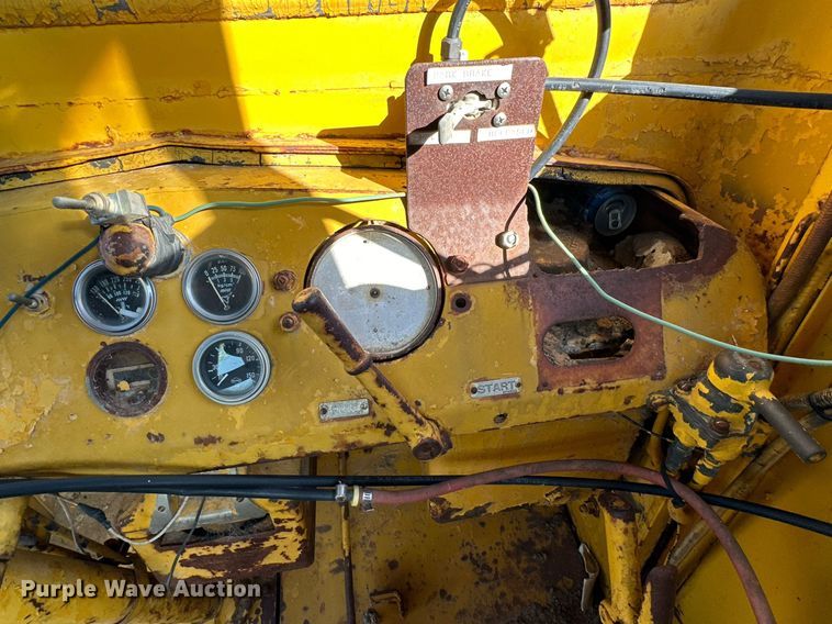 image for item DD3301 Caterpillar water wagon