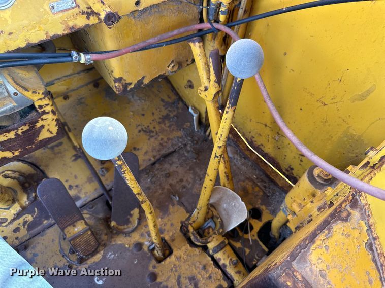 image for item DD3301 Caterpillar water wagon