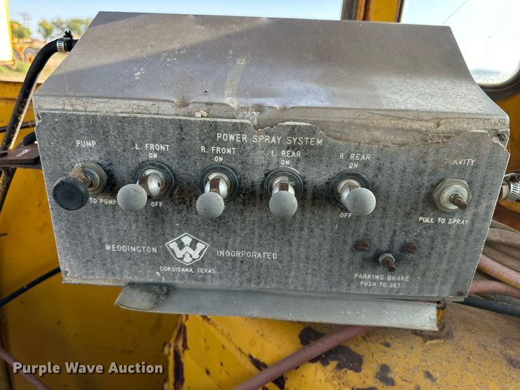 image for item DD3301 Caterpillar water wagon