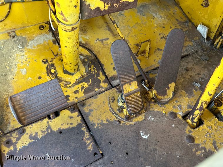 image for item DD3301 Caterpillar water wagon