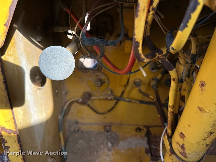 image for item DD3301 Caterpillar water wagon