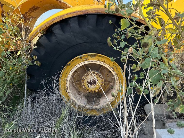 image for item DD3301 Caterpillar water wagon