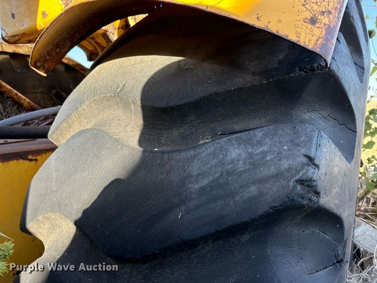 image for item DD3301 Caterpillar water wagon