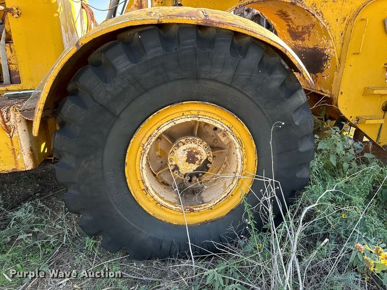 image for item DD3301 Caterpillar water wagon