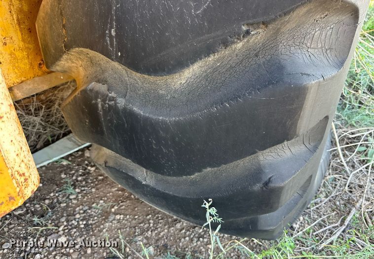 image for item DD3301 Caterpillar water wagon