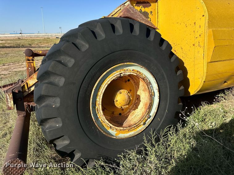 image for item DD3301 Caterpillar water wagon