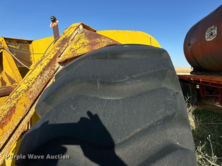 image for item DD3301 Caterpillar water wagon