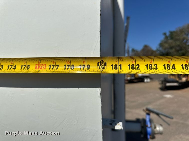 image for item DD3303 1999 Mack CH613 water truck