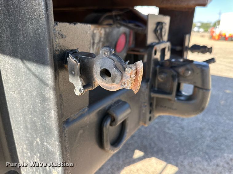 image for item DD3303 1999 Mack CH613 water truck