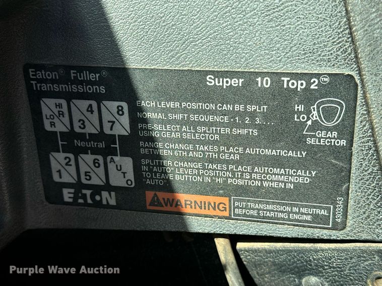 image for item DD3303 1999 Mack CH613 water truck