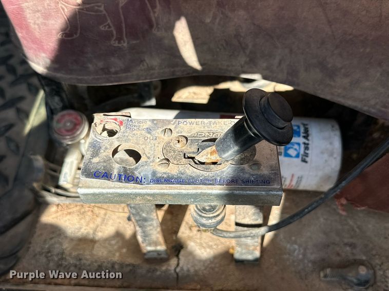 image for item DD3303 1999 Mack CH613 water truck