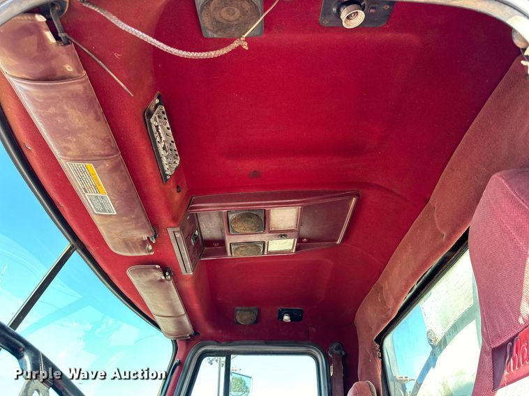 image for item DD3303 1999 Mack CH613 water truck