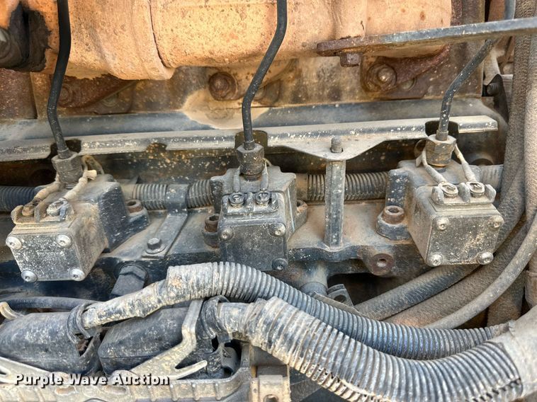 image for item DD3303 1999 Mack CH613 water truck