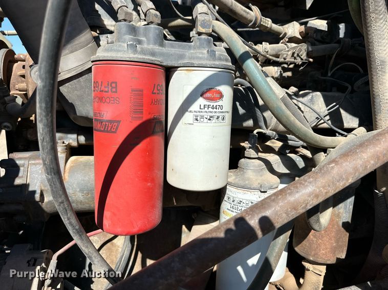 image for item DD3303 1999 Mack CH613 water truck