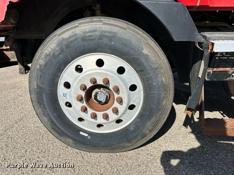 image for item DD3303 1999 Mack CH613 water truck