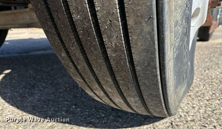 image for item DD3303 1999 Mack CH613 water truck