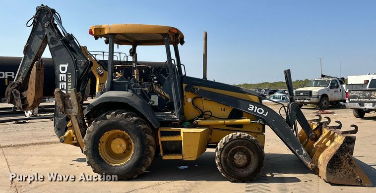 image for item DD3316 2012 John Deere 310J backhoe