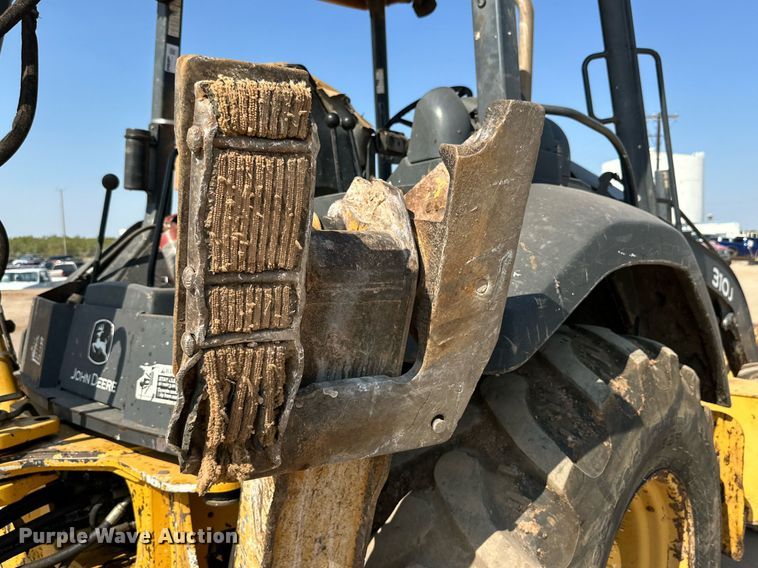 image for item DD3316 2012 John Deere 310J backhoe