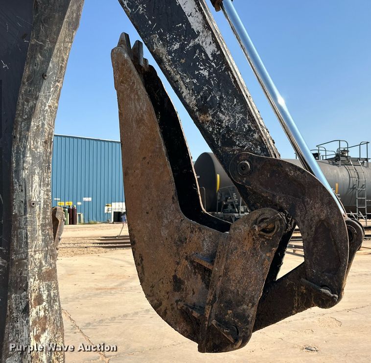 image for item DD3316 2012 John Deere 310J backhoe