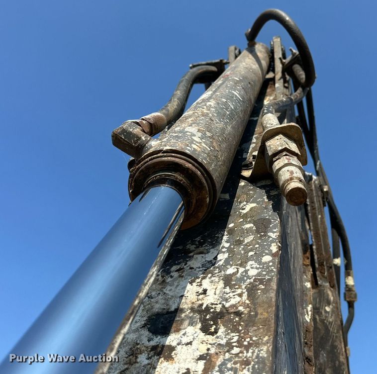 image for item DD3316 2012 John Deere 310J backhoe