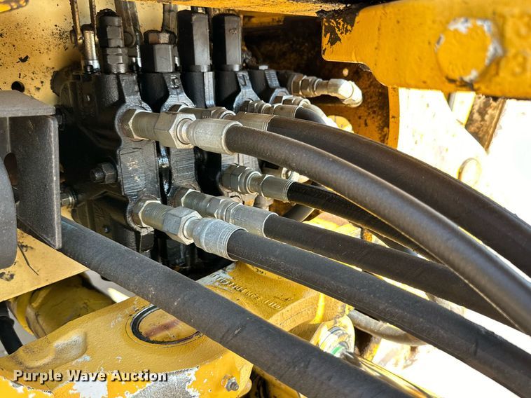 image for item DD3316 2012 John Deere 310J backhoe