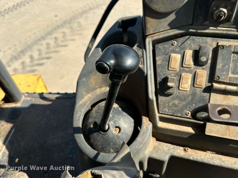 image for item DD3316 2012 John Deere 310J backhoe