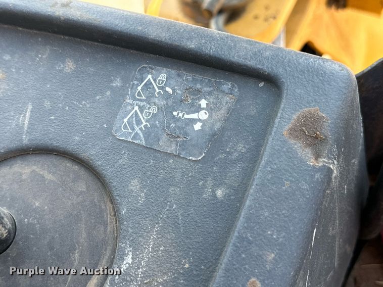 image for item DD3316 2012 John Deere 310J backhoe