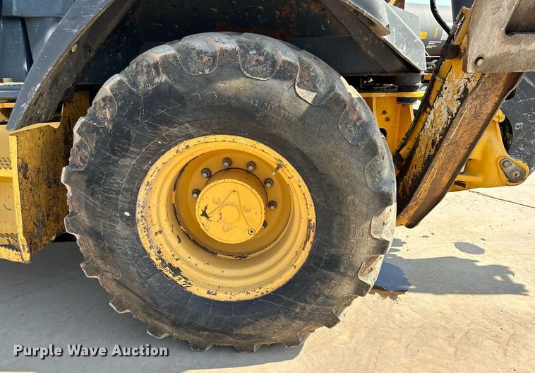 image for item DD3316 2012 John Deere 310J backhoe