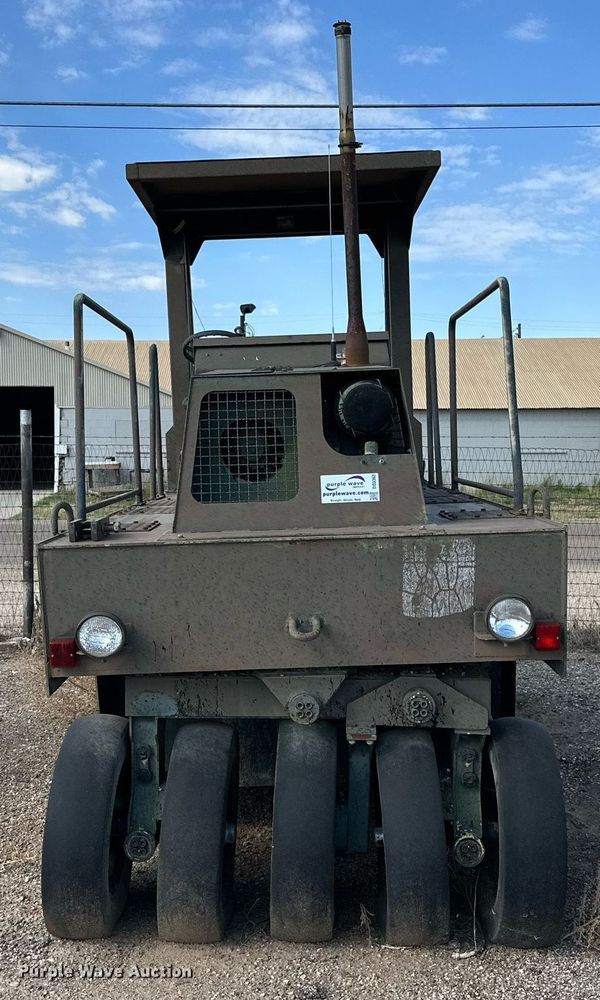 image for item DD3363 Hamm GRW5 pneumatic roller