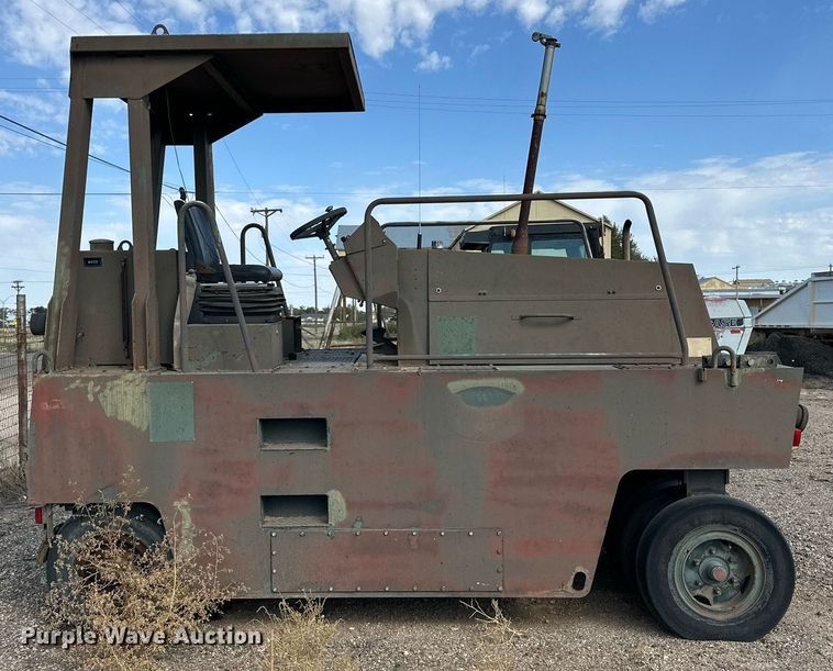 image for item DD3363 Hamm GRW5 pneumatic roller