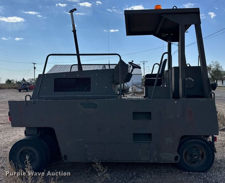 image for item DD3363 Hamm GRW5 pneumatic roller