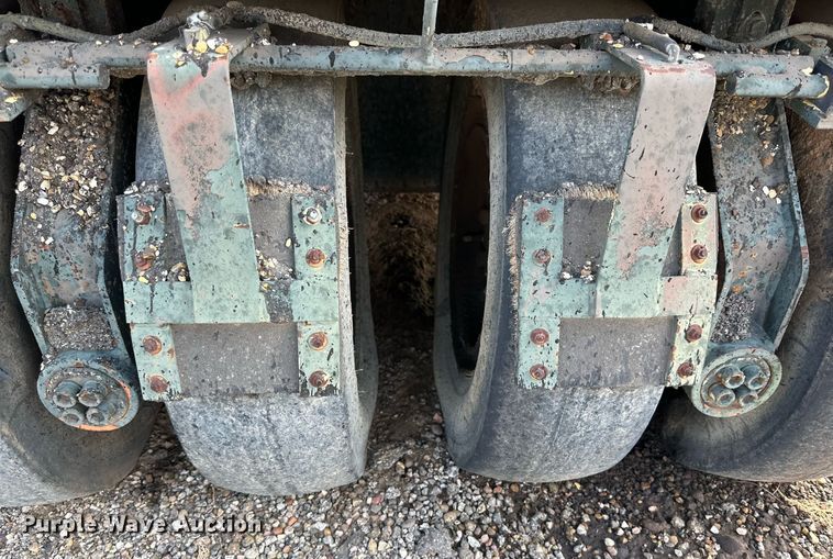 image for item DD3363 Hamm GRW5 pneumatic roller