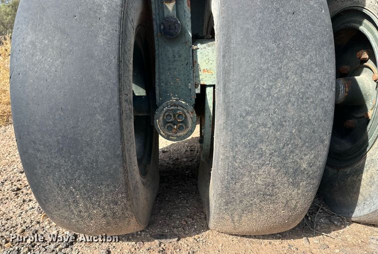 image for item DD3363 Hamm GRW5 pneumatic roller