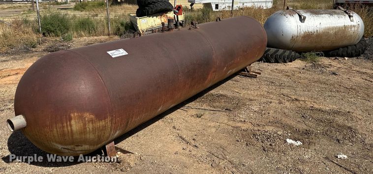 image for item DD3366 (2) propane tanks