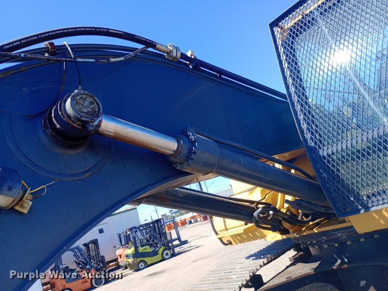 image for item DH1448 2006 John Deere 350D excavator