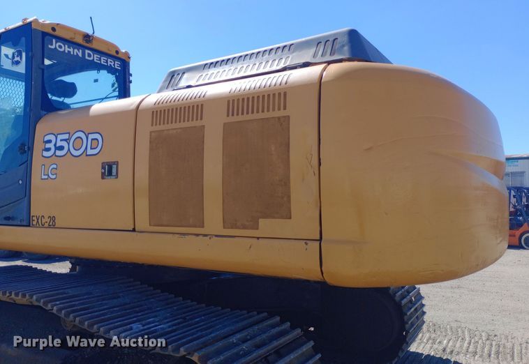 image for item DH1448 2006 John Deere 350D excavator