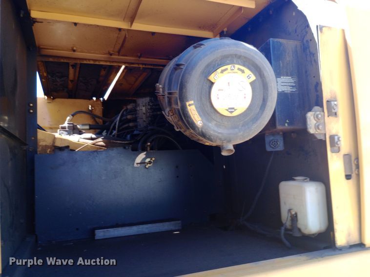 image for item DH1448 2006 John Deere 350D excavator