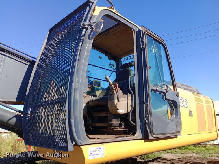 image for item DH1448 2006 John Deere 350D excavator