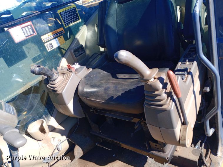 image for item DH1448 2006 John Deere 350D excavator