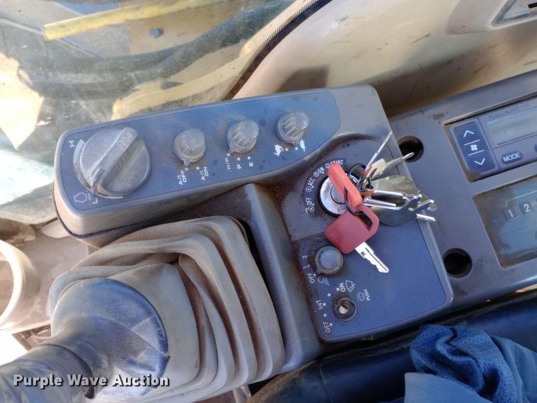 image for item DH1448 2006 John Deere 350D excavator