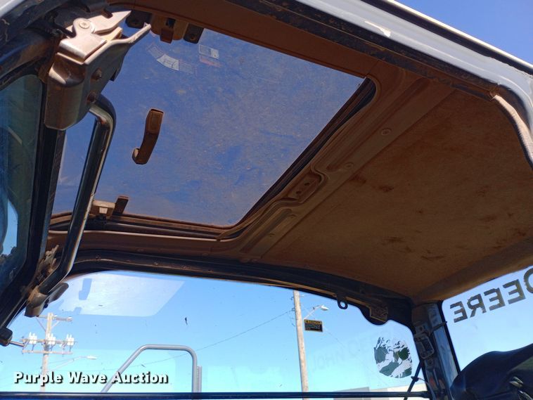 image for item DH1448 2006 John Deere 350D excavator