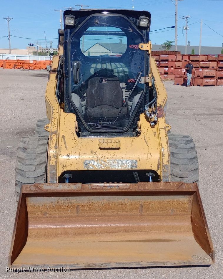 image for item DH1449 2012 Caterpillar  272C skid steer loader