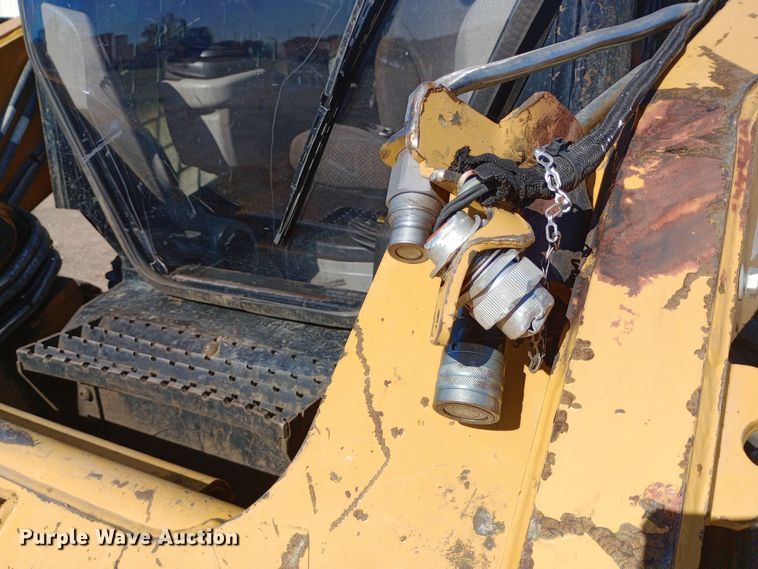 image for item DH1449 2012 Caterpillar  272C skid steer loader