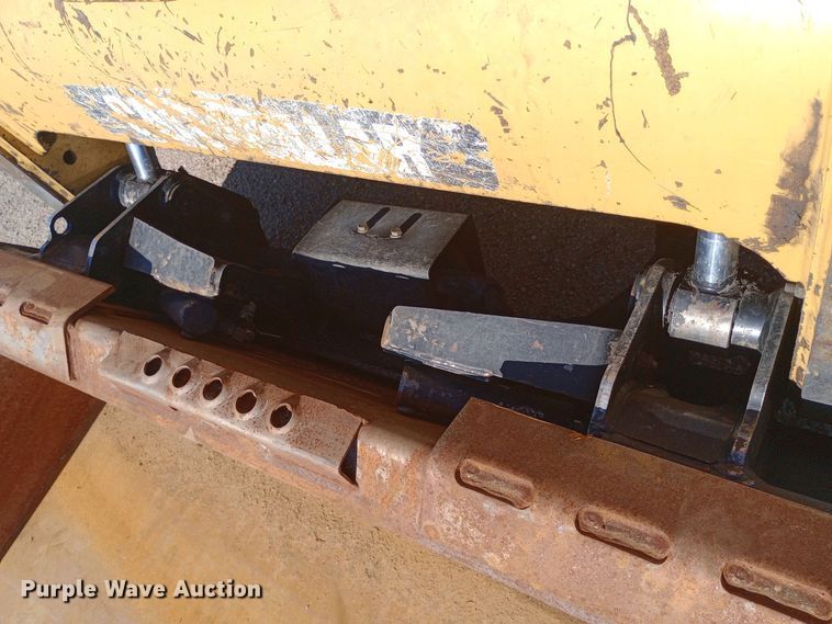 image for item DH1449 2012 Caterpillar  272C skid steer loader