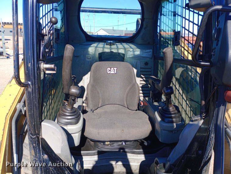 image for item DH1449 2012 Caterpillar  272C skid steer loader